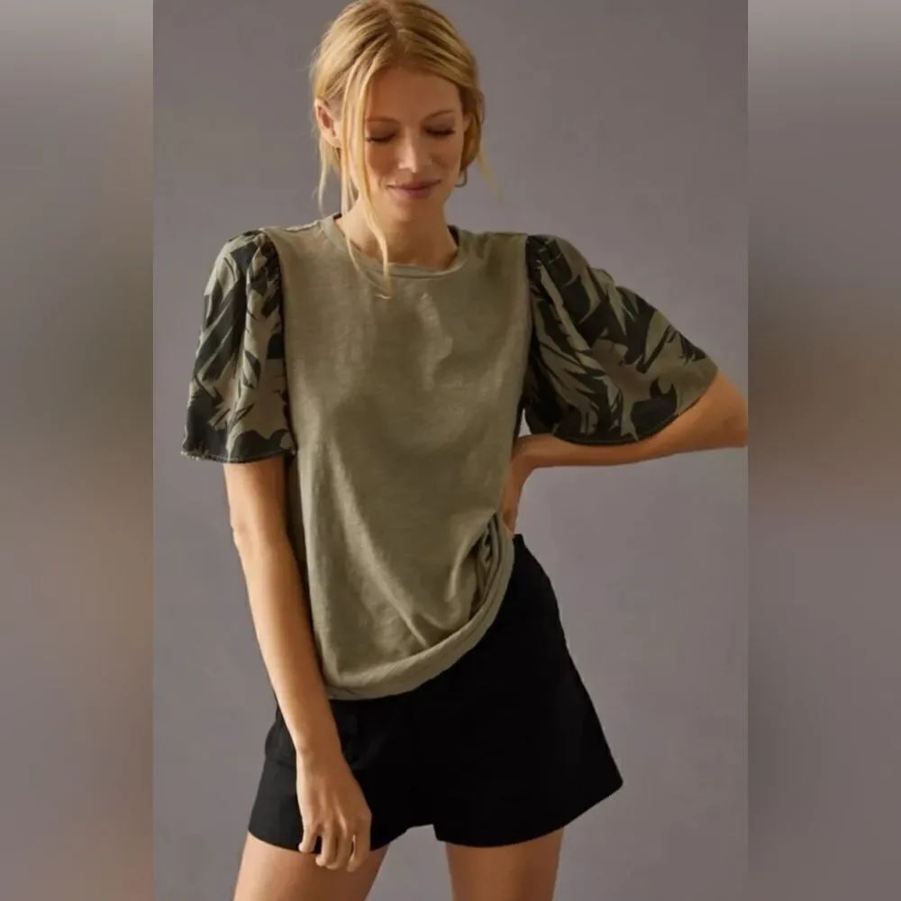 NWT $68 t.la puff sleeve tee